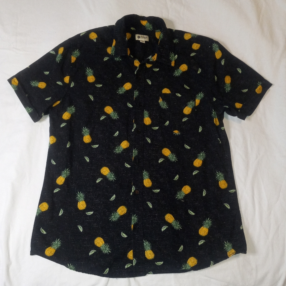Haggar Black and Yellow Pineapple  Casual Button Down Shirt with Playful Pattern